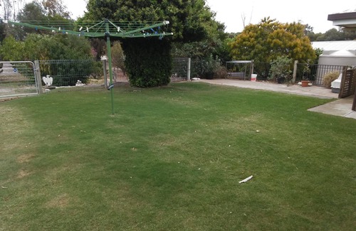 Melville House | Kev's Place ~ Spacious ~ short walk to the beach ~ Pet Friendly