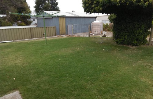Melville House | Kev's Place ~ Spacious ~ short walk to the beach ~ Pet Friendly