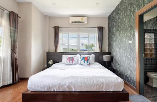 Chiang Mai Villa | Kevin's Pool Villa at Chiang Mai - 4BDR 4Bath Airport & Old City 5min