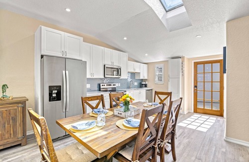 Siesta Key House | Key Life Living l Private Heated Pool & 5 Minute Walk to Crescent Beach