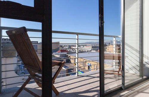 Milnerton Apartment | Key West 417 by CTHA