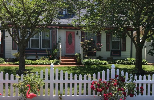 Villas House | Key West in Cape May: Hot tub open year round! Dog friendly!