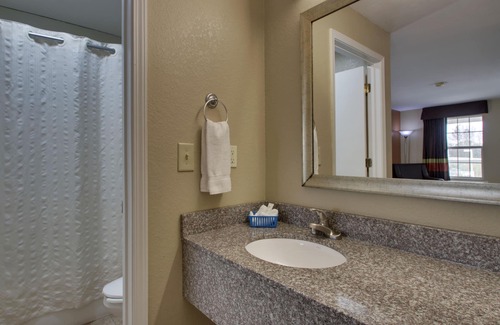 Millbrook Hotel | Key West Inn - Millbrook