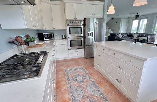 Jensen Beach House | Key West Style Beach House w/Boat Parking 2 mins from launch 5 mins from beach!