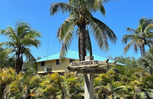Placida House | Key2TheSea: Tropical treehouse with lots of decks, porches and privacy!