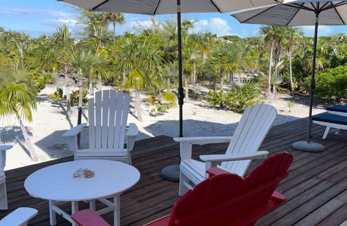 William's Town Cottage | KeyLime Cottage: Beachfront vacation house, Tropic of Cancer beach, Little Exuma