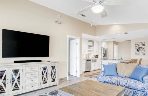 Coupon Bight Aquatic Preserve House | Keys To The Kingdom! Private Oceanfront Retreat with Beach and Pool