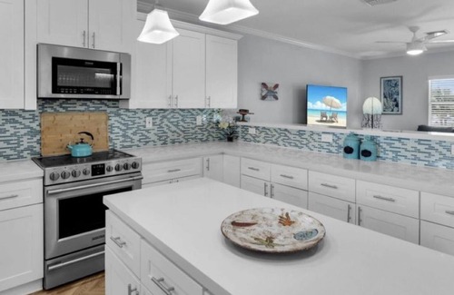 Cutthroat Harbor Estates House | Keys-y Livin only 20 minutes from Key West in the Florida Keys