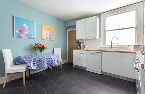 Kings Cross St. Pancras Apartment | Keystone Crescent by onefinestay