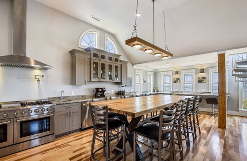 Kitty Hawk House | KH3964- Spectacular Home! 6 BRs, Pool Table, Gym, Private Pool, Views!