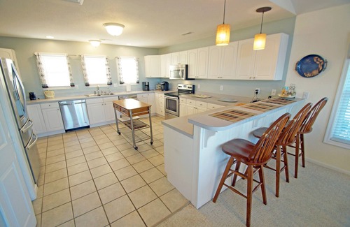 Sea Scape House | KH4508- 6 BRs w/pool table, gourmet kitchen, private pool and hot tub!