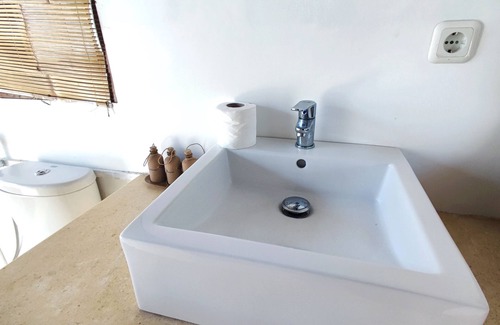 Gili Gede Bed & Breakfast | Khabita Beach Resort