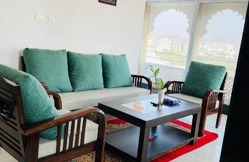 Udaipur District Apartment | Khakhri House Pristine 2BHK Apartment—AC