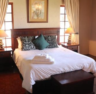 Greater Johannesburg Metropolitan Area Cabin | Khaya Africa Guesthouse