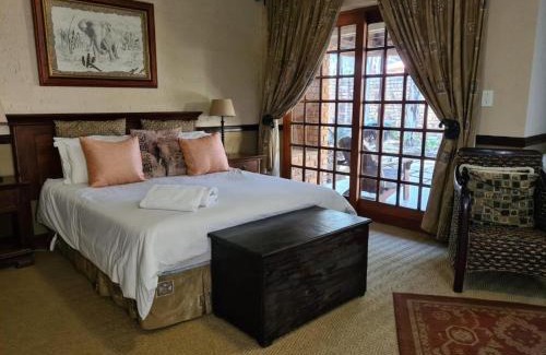Greater Johannesburg Metropolitan Area Cabin | Khaya Africa Guesthouse