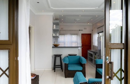 Victoria Falls House | KhayaLethu -Beautiful Family Holiday Home