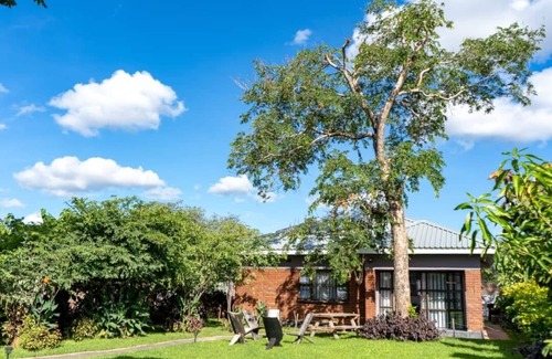 Victoria Falls House | KhayaLethu -Beautiful Family Holiday Home