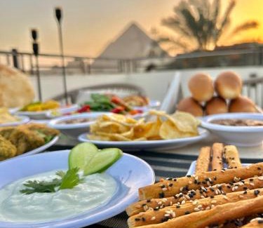 Al Haram House | Khufu's Pyramids Inn