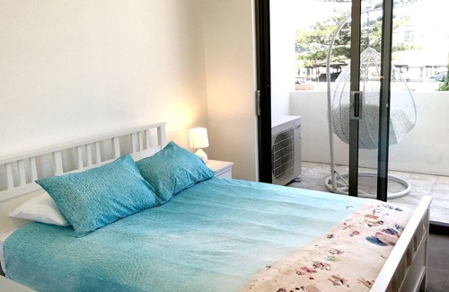 Kiama Apartment | Kiama Executive - sea views at Surf Beach