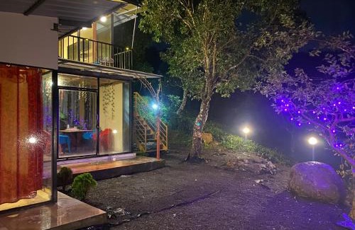 Pirmed House | Kians Glass Camping