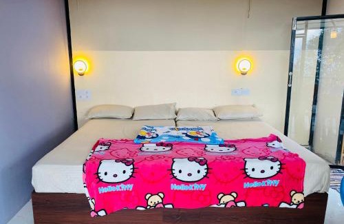 Pirmed House | Kians Glass Camping