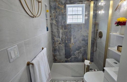 Whitesboro House | Kick back and relax in this calm, stylish home. Luxury newly renovated property