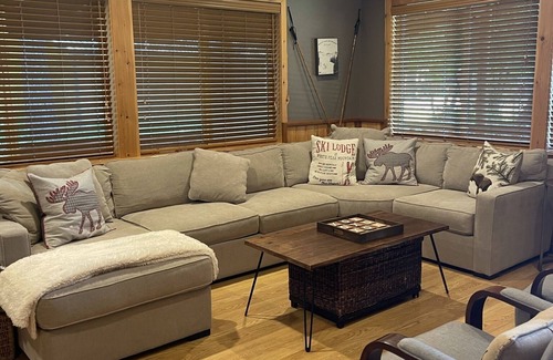 Packwood Cabin | Kick back and relax at the Fairway Cabin!