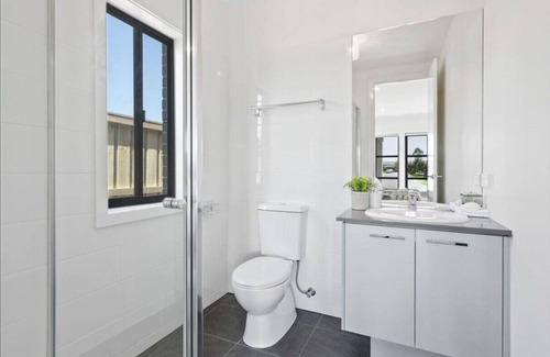 Berwick House | Kick Back, Relax @ Cozy Value Comfy Budget Stays !