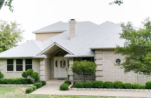 Granbury House | Kick off Summer at this private home & pool ON Lake Granbury!