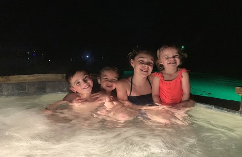 Granbury House | Kick off Summer at this private home & pool ON Lake Granbury!