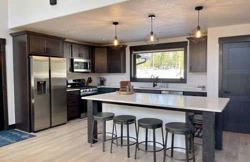 Lead House | Kickback Shack Black Hills Great for UTV outings, lots of parking & power washer