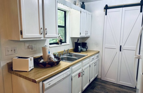 Sevierville House | Kickback Shack - near Pigeon Forge