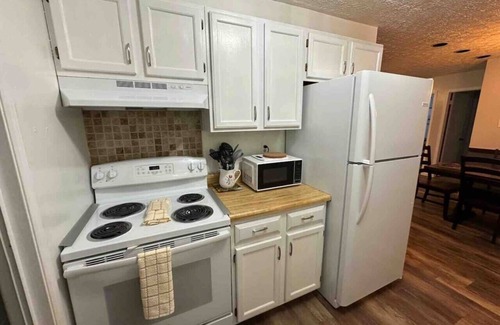 Sevierville House | Kickback Shack - near Pigeon Forge