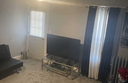 Springfield Apartment | Kid friendly neighborhood! Everyone is welcomed in this cozy apartment home!