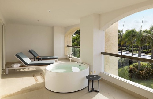 Punta Cana Hotel | Kid-Friendly Punta Cana Resort with On-Site Water Park & Kids Pool | 2 Units