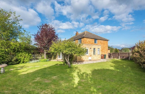 Kidlington House | Kidlington 3 BR House & parking & large garden