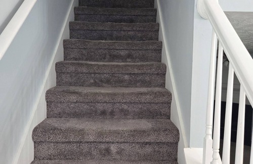 Snellville House | kids friendly home with stairs, 4 beds Sleeps 6