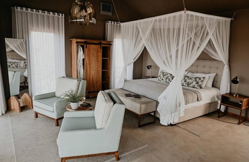 Outjo Cabin | Kifaru Luxury Lodge & Bush Camp