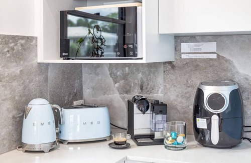 Manunda House | Kiki 6 min to Cairns and Airport, Pet friendly.