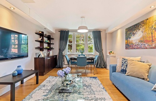 Mapesbury Apartment | Kilburn Oasis Pool, Gym + Secure Parking 2-Bedroom