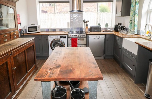 Wakefield Cottage | KILBY COACH HOUSE, romantic, character holiday cottage in Wakefield