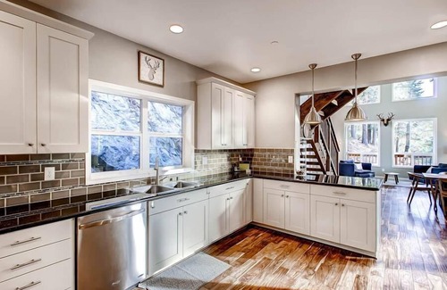 Yosemite West House | Kildrummy Lodge