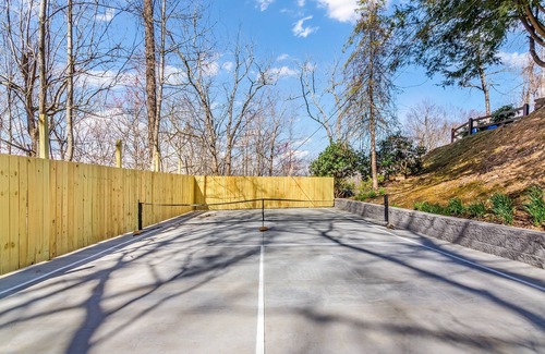 Ridges Over the Lake Ski Chalet | Killer Views of Lake + Pickleball + Hot Tub + Private