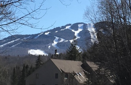 Killington House | Killington 4BR-4BA Townhouse Midway on Access Road- 2 Miles from Lifts