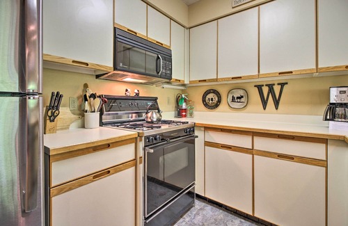 Killington Condo | Killington Condo w/Spa ~ 3 Miles to Ski Resort!
