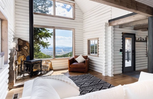 Stagecoach Estates House | Kimball Canyon Gold | Incredible & authentic mountain cabin experience!