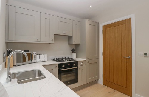 Portland Cottage | KIMBERLIN, pet friendly, with a garden in Chiswell On Portland