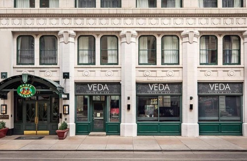 Downtown Denver Hotel | Kimpton Hotel Monaco Denver | Essential Room 1 Twin Bed | Pets Stay Free