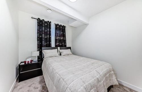 West Edmonton Villa | KimzNest