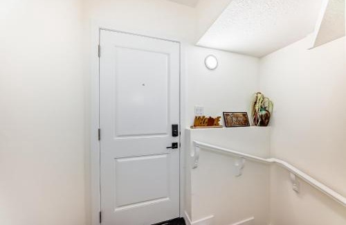 West Edmonton Villa | KimzNest